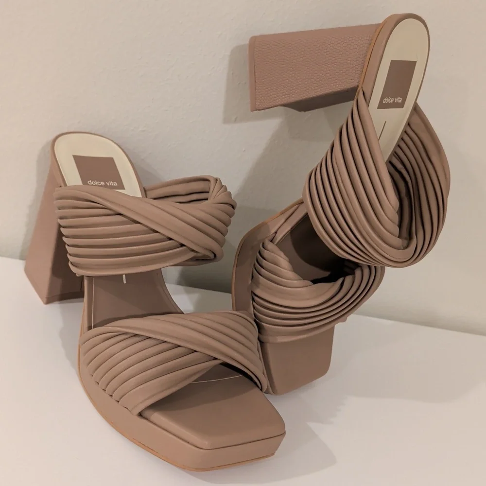 Dolce Vita Pilton Twisted Straps Heeled Cameo Sandals - Picture 10 of 13